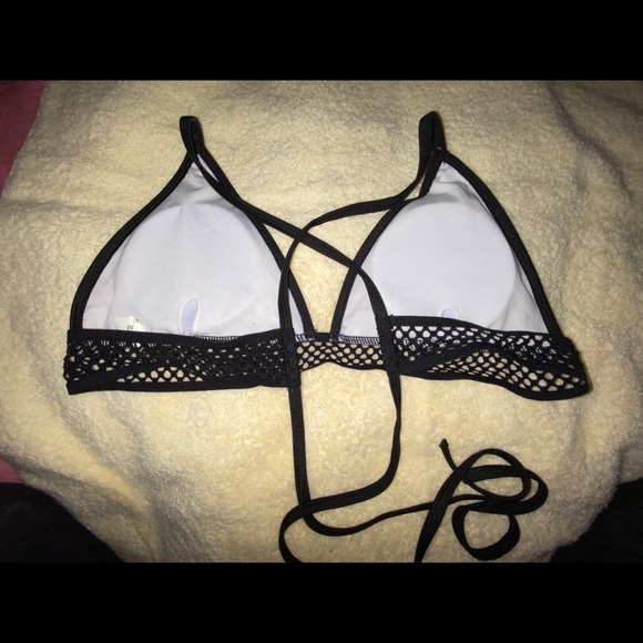 Bikini - Picture 3 of 5